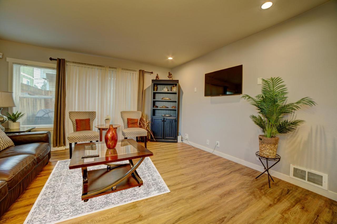 Cozy 2 Bedroom Townhouse In Northgate ซีแอตเทิล ภายนอก รูปภาพ
